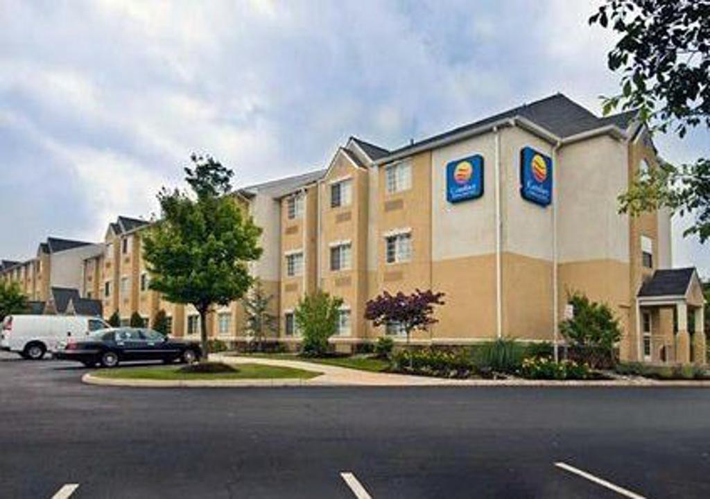 Gateway Inn Dulles Airport Стерлинг Экстерьер фото