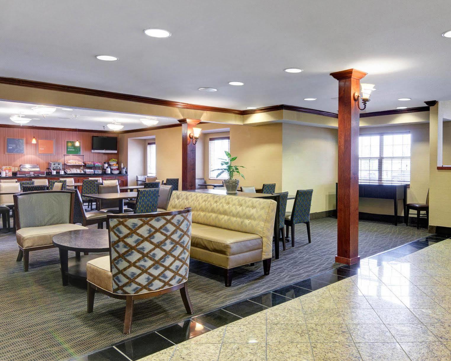 Gateway Inn Dulles Airport Стерлинг Экстерьер фото